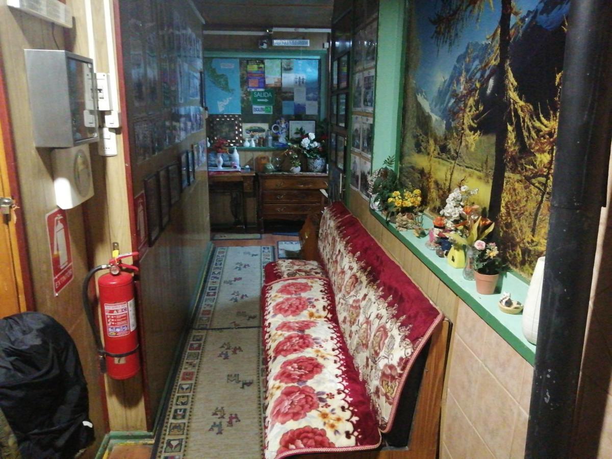 Alojamiento Familiar Rey Bed & Breakfast Punta Arenas Eksteriør bilde